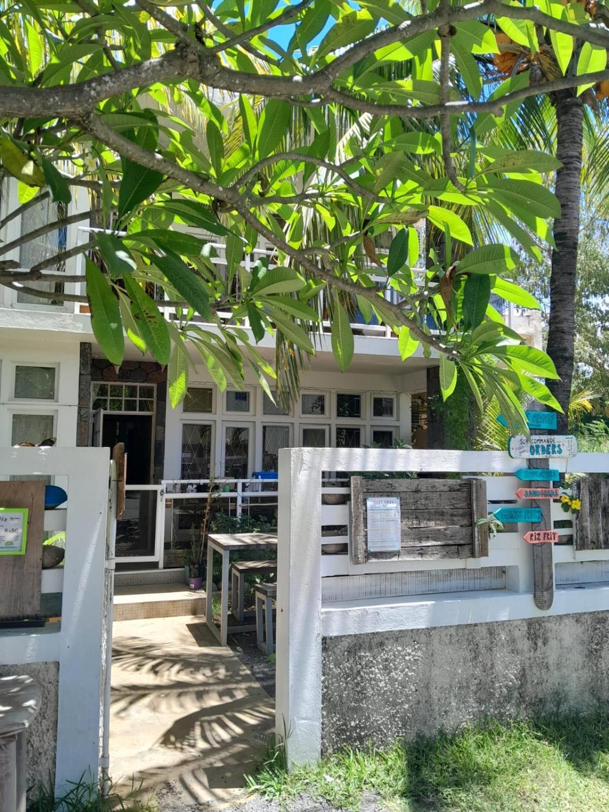 Ferienwohnung Lakaz Metiss Arobaz Blue Bay Exterior foto